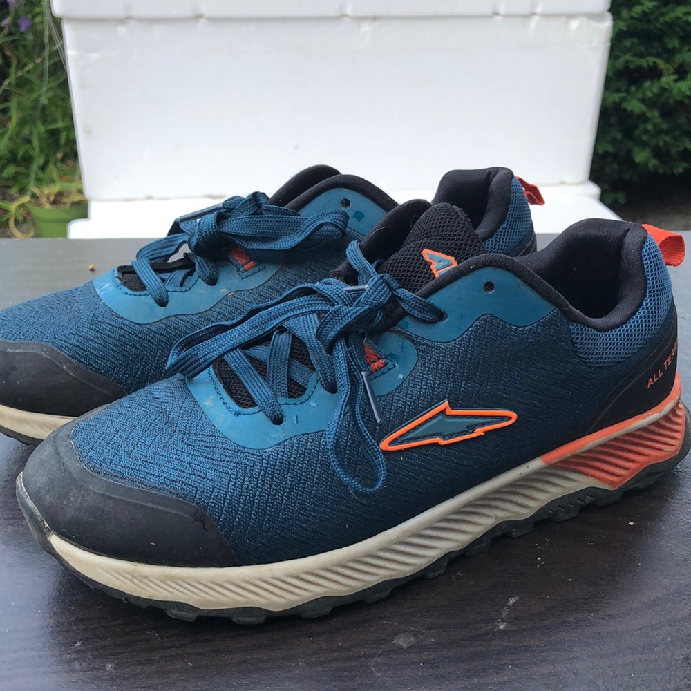 Avia All Terrain Women’s Teal and Black Trail Shoes with Orange Accents Size 5
